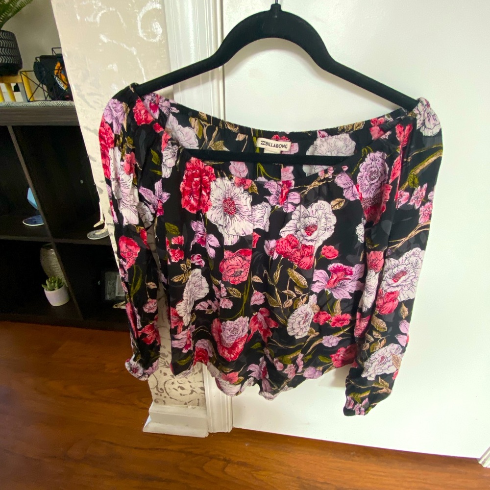 Off shoulder long sleeve